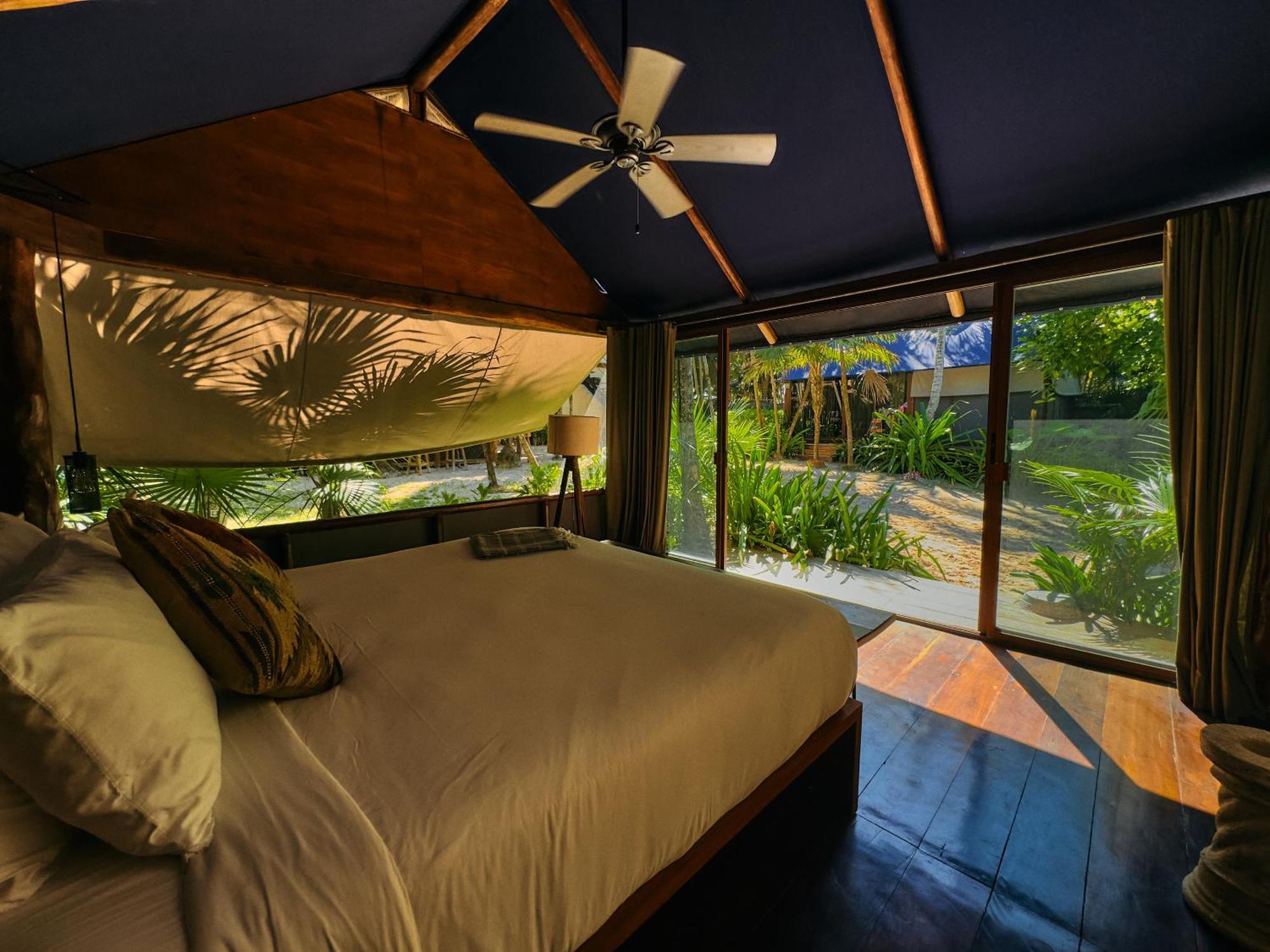 Libelula Tulum Beachfront Hotel Exterior photo