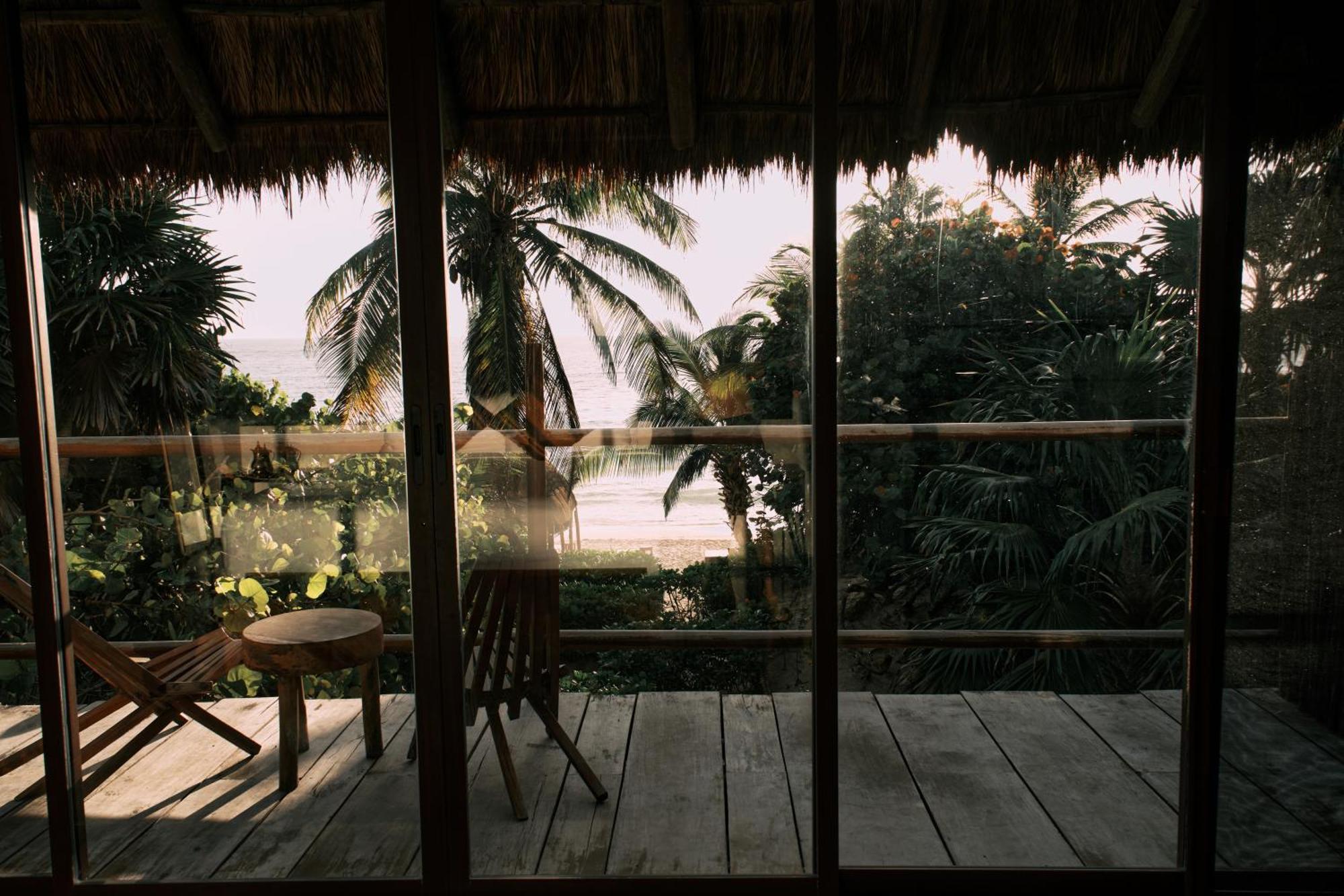 Libelula Tulum Beachfront Hotel Exterior photo
