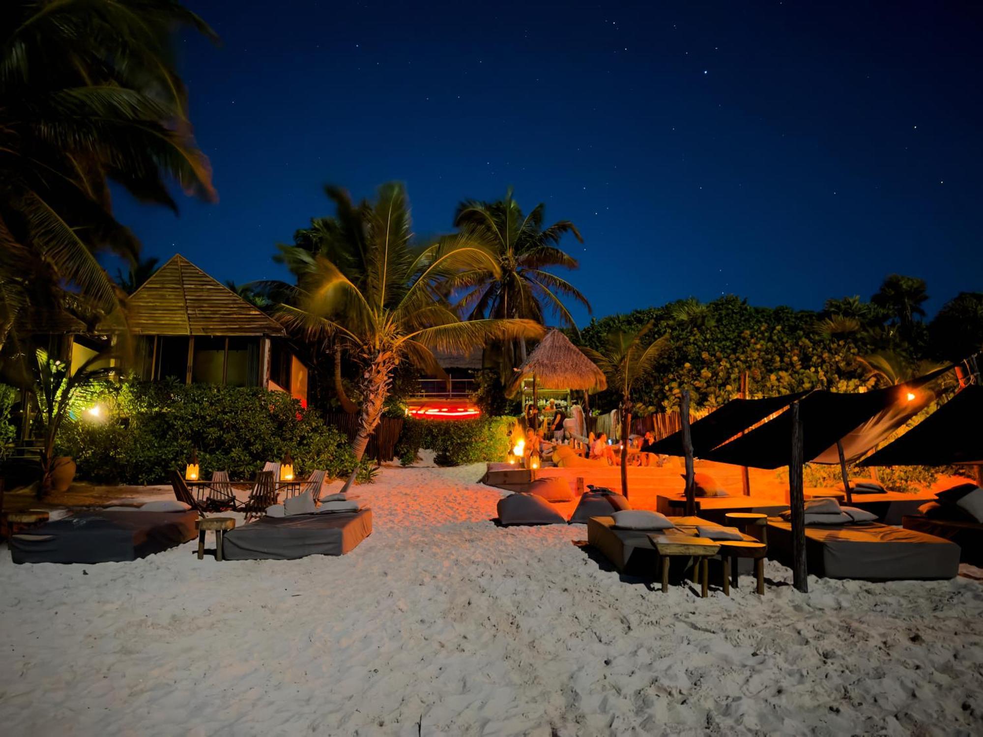 Libelula Tulum Beachfront Hotel Exterior photo